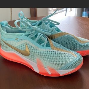 Nike Vapor NXT Tennis Court shoes Womens Size 9.